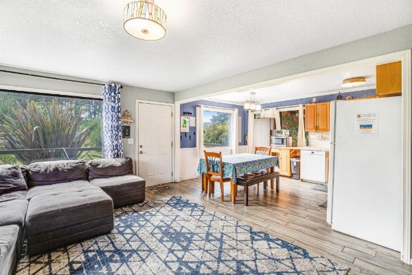 Pacific Breeze Hideaway image 13