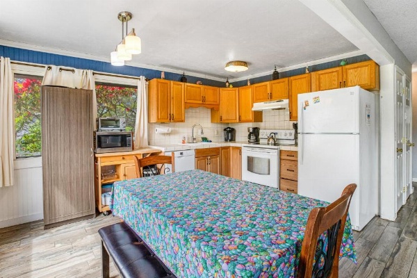 Pacific Breeze Hideaway image 17