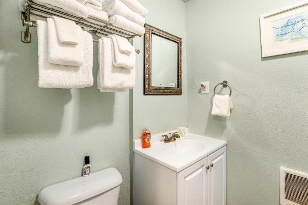 Pacific Breeze Hideaway image 24